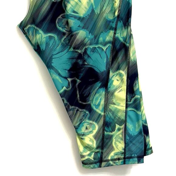 Tek Gear Women's 2X (39x20) DRYTEK Printed High-Waisted Capri Leggings Pockets - Picture 13 of 15